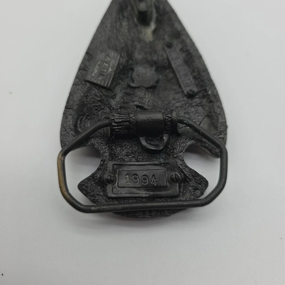Vintage 1991 American Eagle on‎ Native American Arrow Head Metal Heavy Colored
